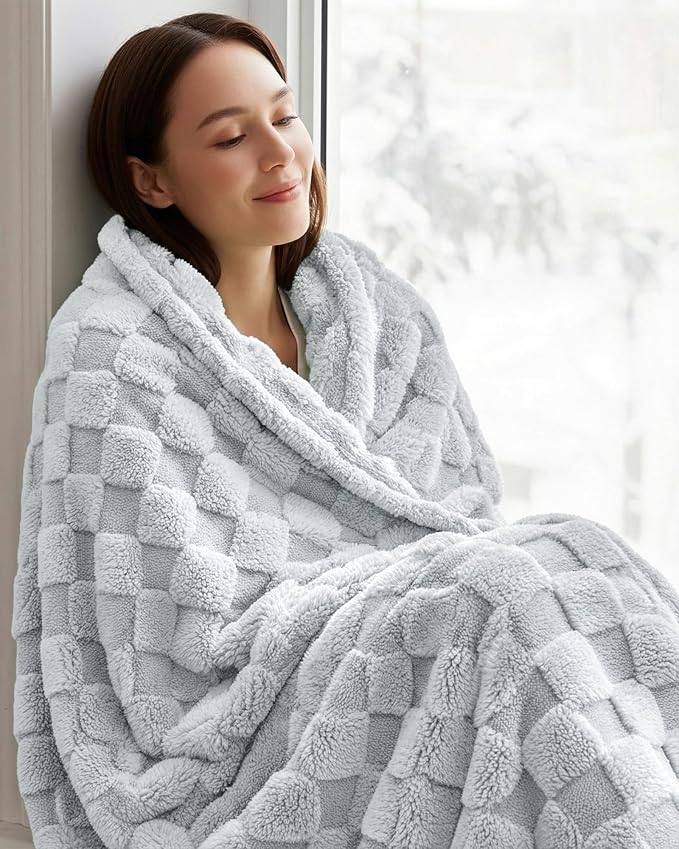 Utopia Bedding Plush Checkered Fleece Blanket Cool Grey King (90x102 Inch) | Soft, Cozy, Couch, Bed, Home Decor, Travel Friendly, Throws, Gift for Women and Men