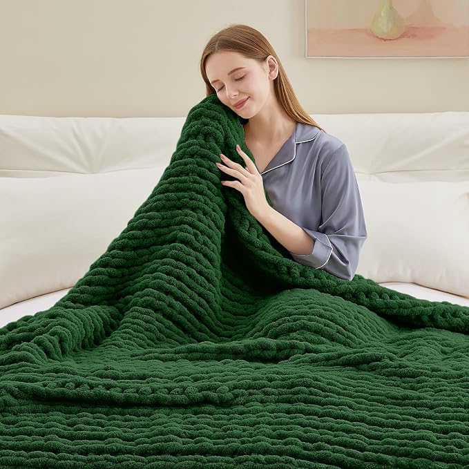 Negwoo Chunky Knit Throw Blanket, Knitted Throw Chenille Yarn, 30"*40" | Soft Thick Cable Knitted Blankets, Handmade Big Thick Blanket, Machine Washable Cute Comfy Blanket for Home Decor,Grass green