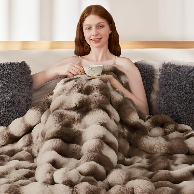 Luxury 1000GSM Faux Rabbit Fur Throw Blanket, Super Heavy Warm Cozy Brown Blankets for Couch Bed Sofa, Ruched Plush Fuzzy Elegant Soft Reversible Mink Blanket for Living Room Bedroom