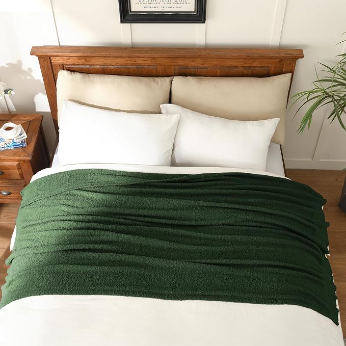 Emerald Green Throw Blanket, Soft Fluffy Fuzzy Knit Blanket for Couch Bed Sofa, Cozy Plush Warm Blanket for Bedroom Living Room, Spring Home Decor, 50x60 Inches