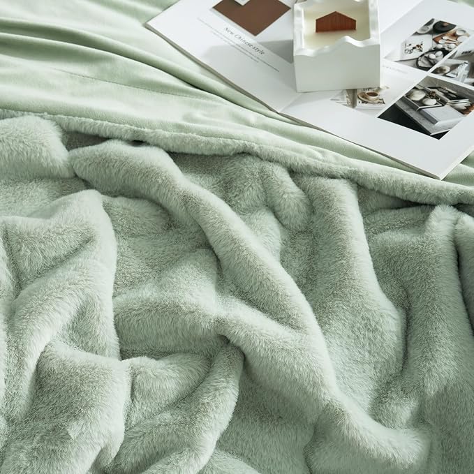 Cozy Bliss Deluxe Sheared Rabbit Faux Fur Throw Blanket, Soft Fuzzy High-Low Sculpted Plush Blanket for Couch, Cozy Home Accent, All Season Use, Green 50"x60"