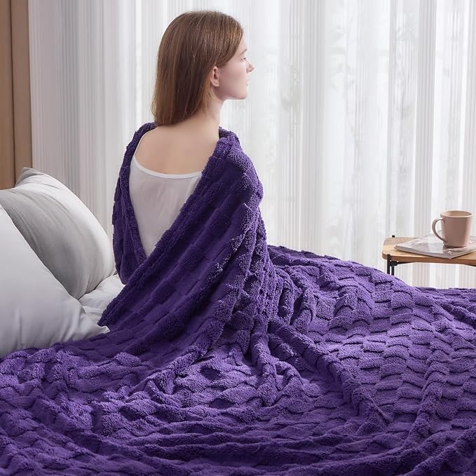 NEWCOSPLAY 3D Checkered Flannel Twin Blanket, Purple Checkered, 60"x80" | Super Soft Cute Lightweight Decorative Premium Silky Fleece Blanket for Couch Sofa Bed, Gift for Women Men, All Season Use
