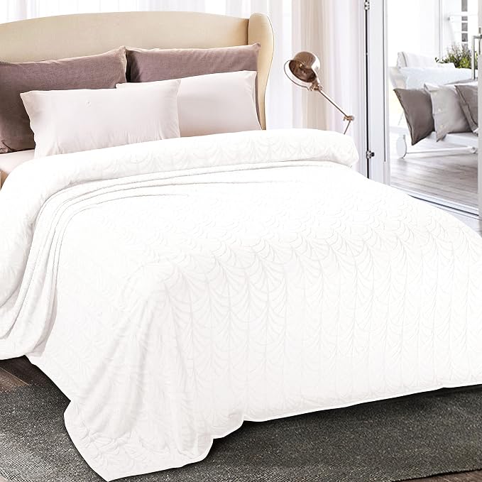 Whale Flotilla Soft Flannel Fleece Twin XL Size Blanket for Bed, White | 90"x66" Cozy Lightweight Breathable Coverlet, Plush Fluffy Bedspread, Vintage Pattern Decorative Blanket for Dorm, All Season