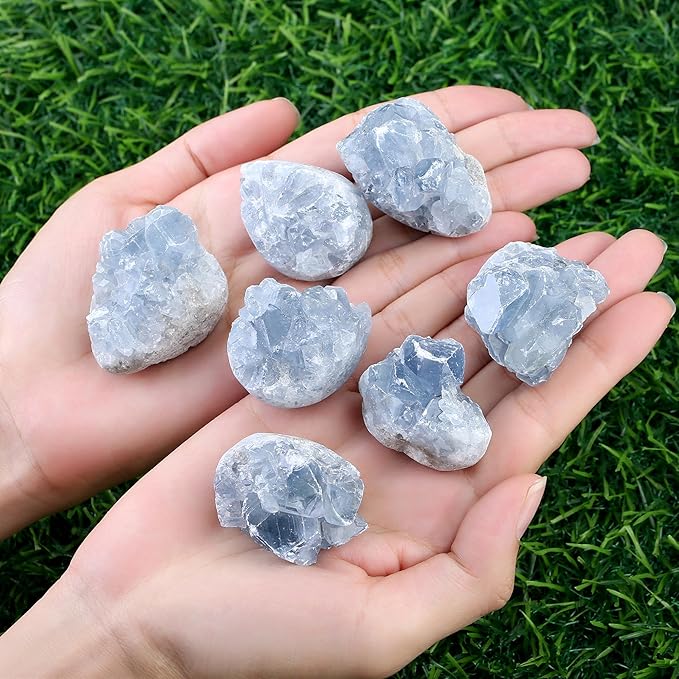 ZHIYUXI Celestite Crystals Cluster Geodes Blue Crystal Gemstones Celestite Stone Raw Crystals Aquamarine Crystals Natural Rock Collection Reiki Geode Decor Energy Balance Wicca Room 1pc 50-70g