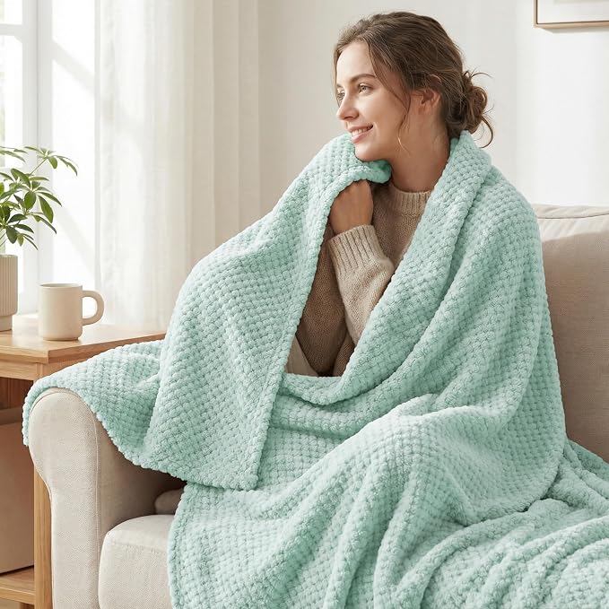 Exclusivo Mezcla Soft Waffle Fleece Bed Blanket Twin Size, Mint Green | Lightweight Plush Blanket for Bed, Couch, Sofa, Cozy Fluffy Design for Bedroom, Guest Room, All Season, 60x80 Inches