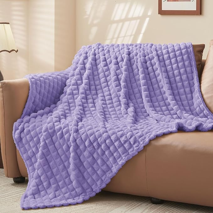 BEDELITE 3D Checked Lavender Fleece Twin Throw Blanket for Bed, 60x80 Inch | Soft Warm Fuzzy Fluffy Blanket for Couch Sofa, Lightweight Plush Cozy Throws for Home Room Decor, Gift for Women, All Season