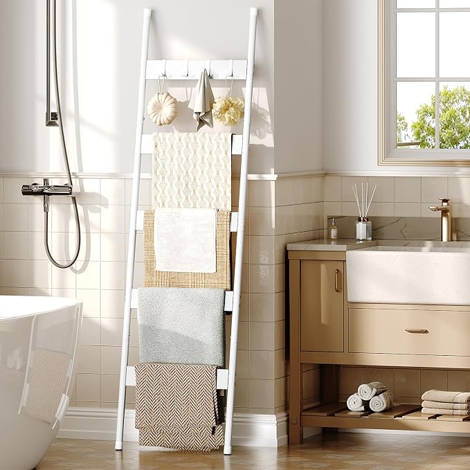 HOOBRO Blanket Ladder, 5-Tier Towel Rack with Hooks, Wall-Leaning Blanket Rack, Decorative Display Ladder Shelf, for Scarves, Industrial, Living Room, Bedroom, White WW52CJ01