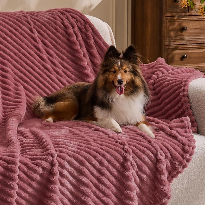 BEDELITE Ribbed Jacquard Brick Dust Fleece Twin Blanket for Bed, 60x80 Inch | Soft Warm Decorative Fluffy Blanket, Cozy Plush Lightweight Fuzzy Throw Blanket for Couch Sofa Room Decor, Gift for Women