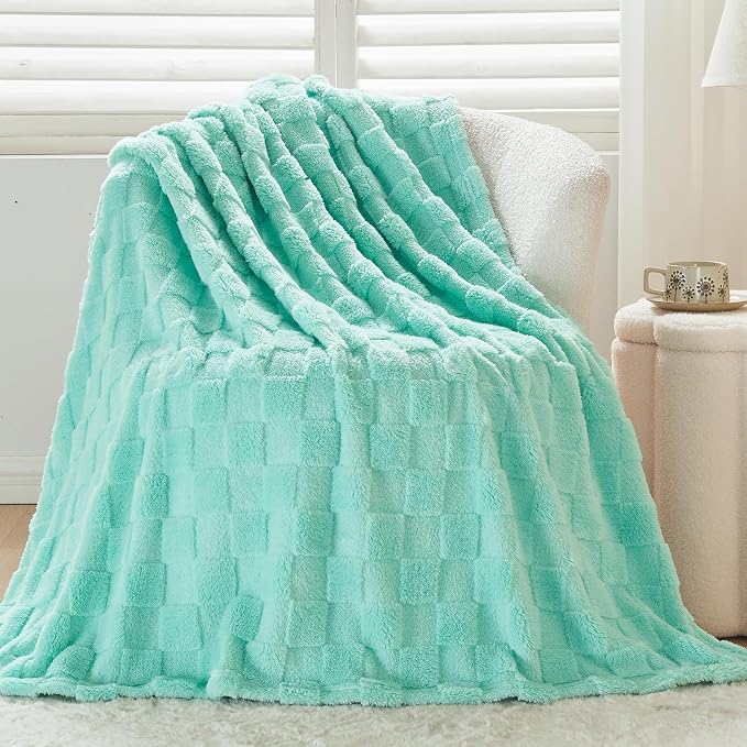 NEWCOSPLAY 3D Checkered Flannel Queen Blanket, Aqua Checkered, 90"x90" | Super Soft Cute Lightweight Decorative Premium Silky Fleece Blanket for Couch Sofa Bed, Gift for Women Men, All Season Use