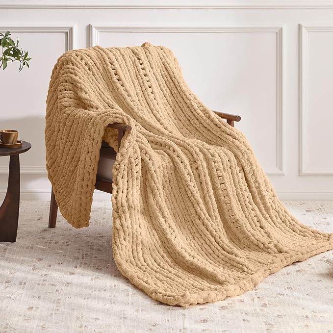 Negwoo Chunky Knit Throw Blanket, Knitted Throw Chenille Yarn, 40"*50" | Soft Thick Cable Knitted Blankets, Handmade Big Thick Blanket, Machine Washable Cute Comfy Blanket for Home Decor, Beige