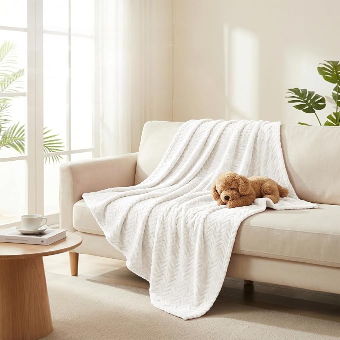 Exclusivo Mezcla Soft Fleece Blanket Twin Size for Bed, Sofa, Ivory | 90"x66" Breathable Lightweight Flannel Blanket for Summer, Plush Cozy Jacquard Wave for Home Decor