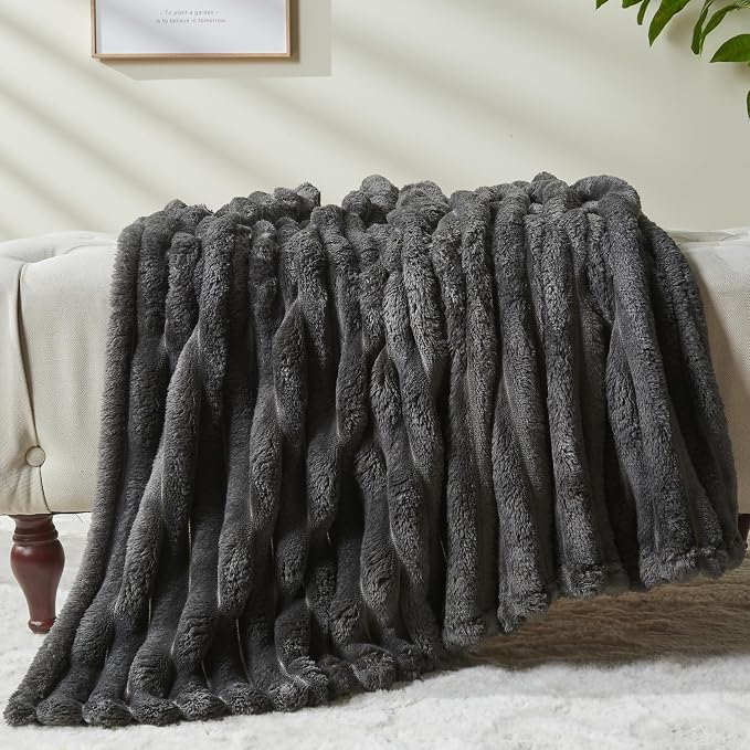 NEWCOSPLAY Fleece Ribbed Cozy Twin Blanket for Couch, Grey, 60"x80" | Premium Silky Flannel Blanket, Soft Lightweight Fluffy Throw Blanket for Bed Sofa Decor, Gift for All Season Use