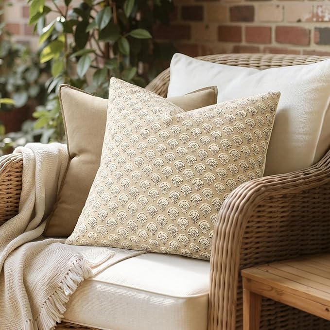 MIULEE Floral Print Decorative Pillow Covers 20x20, Cream Oatmea | Vintage Boho Farmhouse Modern Home Decor, Set of 2, Block Print Cushion Covers for Couch Sofa Bed Living Room