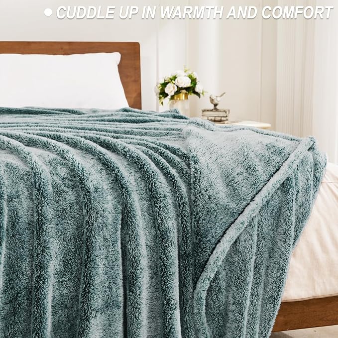 Exclusivo Mezcla Fuzzy Large Fleece Throw Blanket for Couch, Mixed Green | 50x70 Inches, Super Soft and Cozy Throw, Plush Fluffy Blanket for Sofa, Bed, Bedroom, Home Decor, All Season