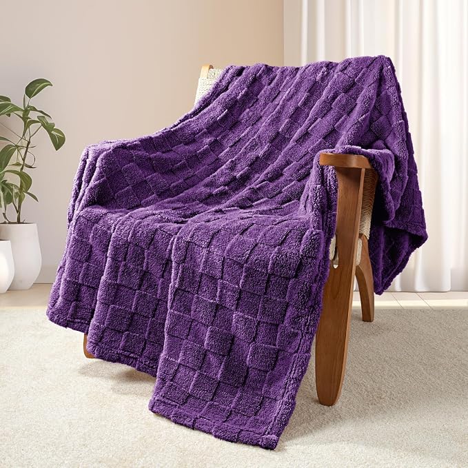 Exclusivo Mezcla 3D Checkered Fleece Throw Blanket for Couch, Purple | Super Soft and Cozy Fluffy Throw, Lightweight and Breathable, Cute Fuzzy Blanket for Sofa, Home Decor, All Season, 50"x60"