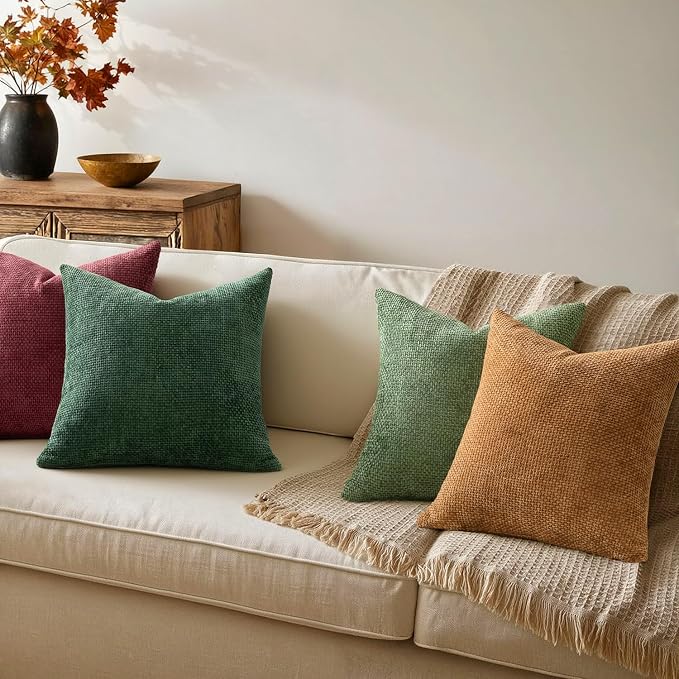 MIULEE Soft Decorative Chenille Pillow Covers Christmas Dark Green 18x18 | Pack of 4，Christmas Decor, Green Red Accent Set, Couch Throw Pillows, Farmhouse Boho Cushion Covers for Sofa Bed Living Room