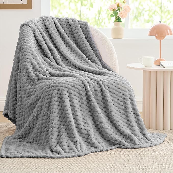 BEDELITE Grey Throw Blanket for Couch, Soft Cozy Gifts for Women, 50 * 60 | 3D Jacquard Decorative Fleece Blanket, Super Soft Plush Throws, Cute Birthday Gift for Women & Men, Suitable for All Seasons