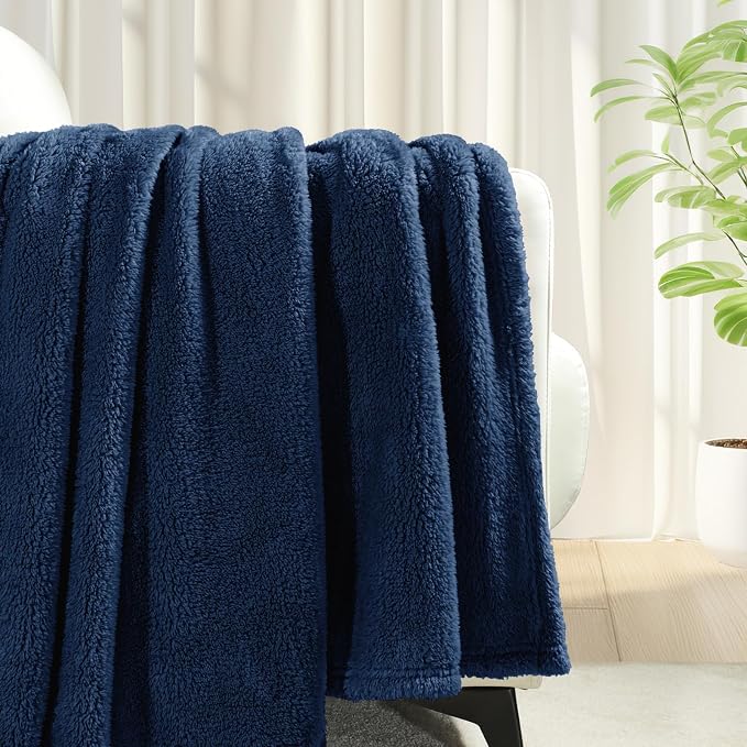 Exclusivo Mezcla Soft Plush Fleece King Size Blankets for Bed Living Room | Lightweight Fuzzy Fluffy Large Blanket for All Seasons, Cozy Velvet for Women Men, Machine Washable, 90"x104", Navy Blue