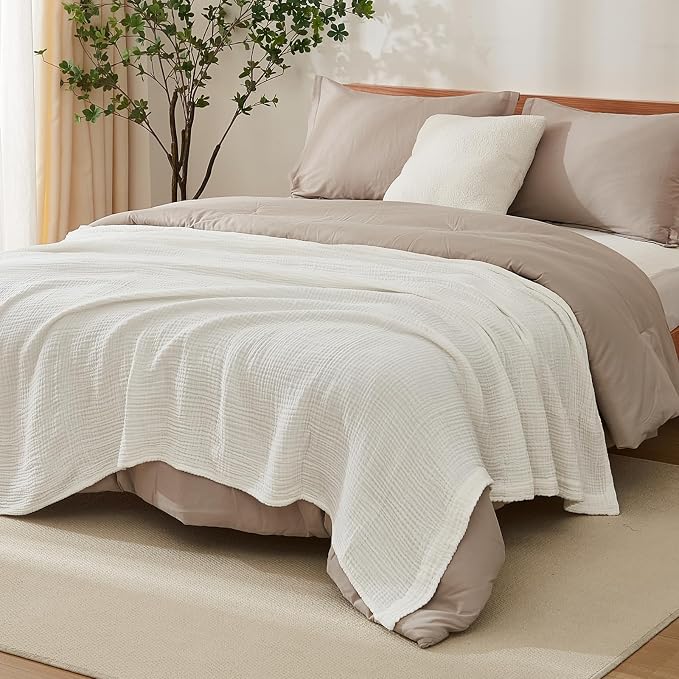 EMME Cotton Muslin King Blanket 4 Layer，Oversized Gauze Bedspread Coverlet, Soft Lightweight Breathable Layered Blanket for All Season (White, 120"x94")