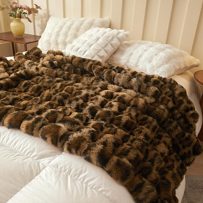 LIFEREVO Cheetah Print Luxury Fluffy Faux Rabbit Fur Throw 50x60, Brown | Leopard Print Plush Bubble Blanket for Bed Couch Sofa, Decorative Soft Furry Lap Throw for Bedroom Living Room Office