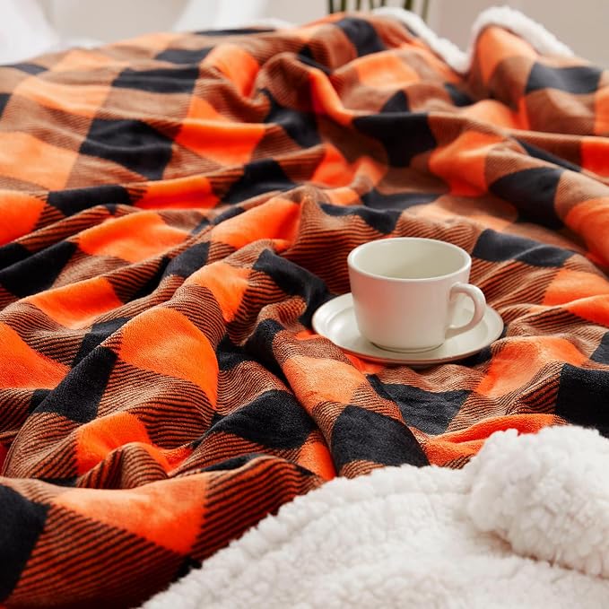 Halloween Blanket Twin Size 60" X 70"，Fall Autumn Harvest Sherpa Fuzzy Fluffy Soft Cozy Blankets, Fleece Flannel Plush Microfiber Throw for Couch Bed Sofa, Halloween Decor (Orange)