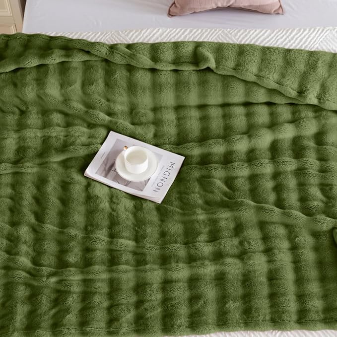 Faux Fur Bed Blankets King Size Green, Soft Fluffy Bubble Blanket for Couch Sofa, Thick Warm Plush Fuzzy Rabbit Fur Large Blanket for All Season Use, 90"X 90"