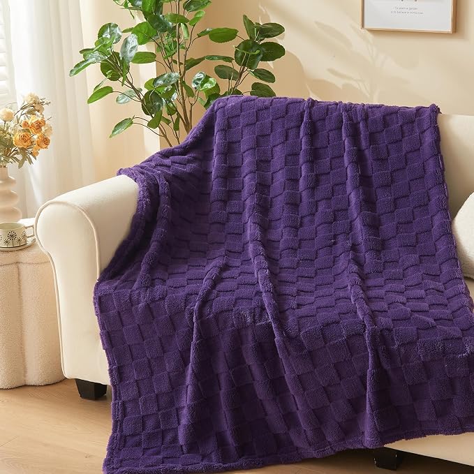 NEWCOSPLAY 3D Checkered Flannel Throw Blanket, Purple Checkered, 50"x70" | Super Soft Cute Lightweight Decorative Premium Silky Fleece Blanket for Couch Sofa Bed, Gift for Women Men, All Season Use