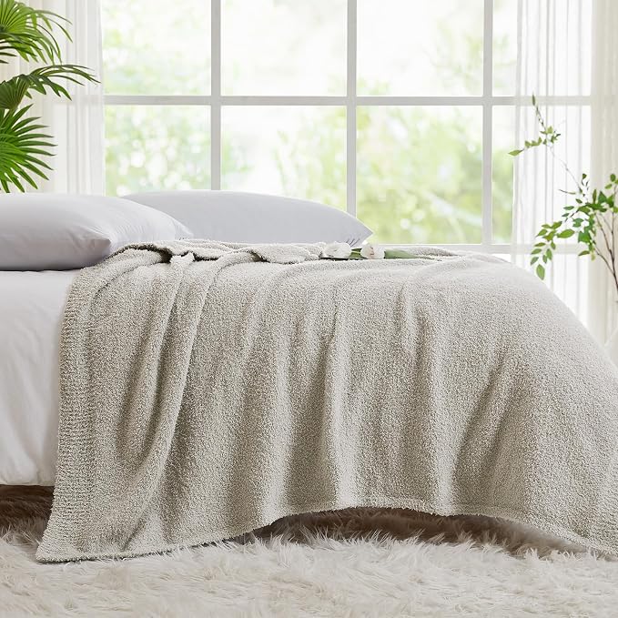Super Soft Knit Throw Blanket Twin Size Light Grey-Lightweight Plush Fuzzy Fluffy Warm Cozy Blankets and Throws for Sofa Bed All Season Use, 60x80 inches