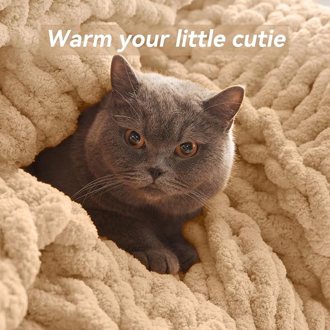Negwoo Chunky Knit Throw Blanket, Knitted Throw Chenille Yarn, 40"*50" | Soft Thick Cable Knitted Blankets, Handmade Big Thick Blanket, Machine Washable Cute Comfy Blanket for Home Decor, Beige