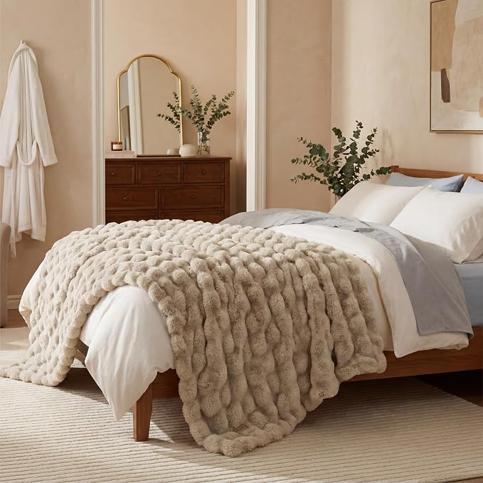 Bedsure GentleSoft Bubble Faux Fur Blankets Queen Size, Fluffy Fuzzy Queen Blanket for Bed, Soft Cozy Faux Fur Bedding for Winter, Thick Warm Plush Bed Cover, Beige, 90x90