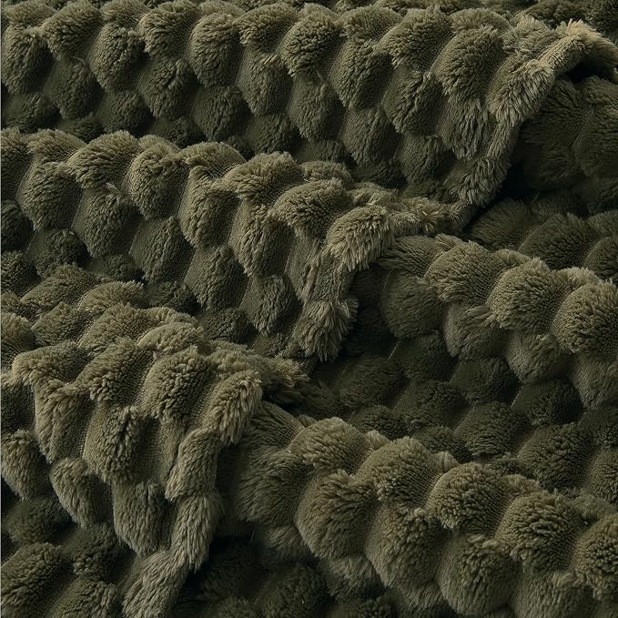 EXQ Home King Size Blanket for Bed or Couch - 3D Imitation Turtle Shell Jacquard Decorative Fleece Blankets - Cozy Soft Fuzzy Flannel Blanket Suitable for All Seasons(90"×108",Moss Green)