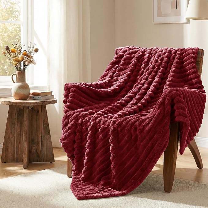 HIMEET Red King Size Blanket for Bed, 300GSM Ribbed Fleece, 108 x 90 Inches | Ultra Soft Flannel, All-Season Lightweight Warmth, Generous Bed Coverage & Home Decor, Gift for Men & Women, Machine Washable