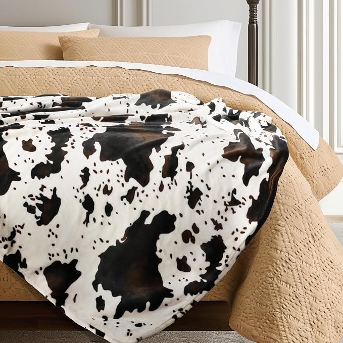 Cow Print Blanket Ultra Soft Flannel Throw Blanket for Couch Bed, Cute Cozy Lightweight All-Season Fleece Blanket, Gift for Women & Girls, 50×60 Inches Black & White