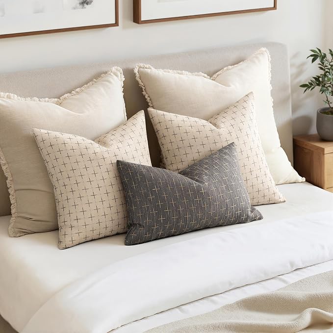 MIULEE Burlap Linen Decorative Christmas Throw Pillow Covers Pack of 2 Modern Farmhouse Pillowcases Rustic Woven Textured Cushion Cover for Sofa Couch Bed 20x20 Inch Beige