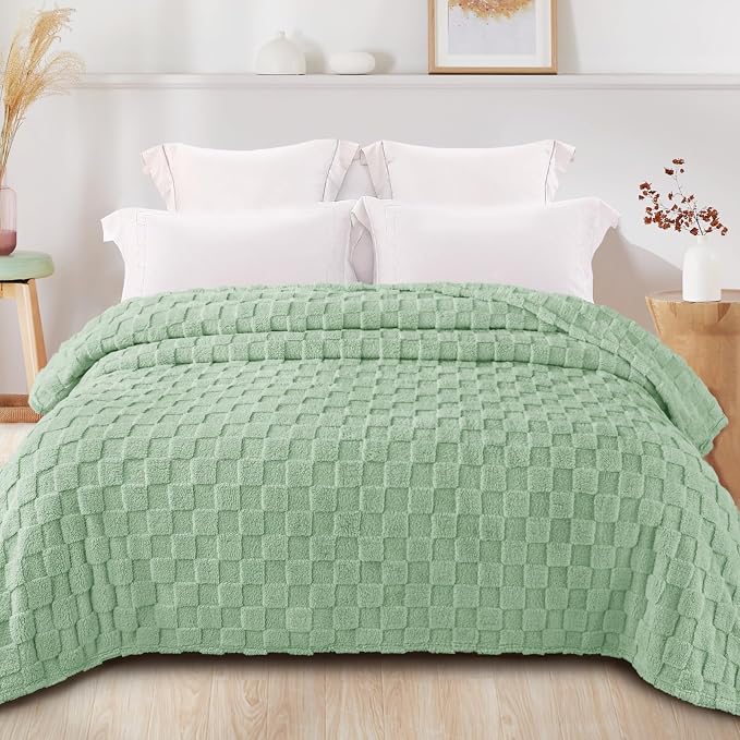 Exclusivo Mezcla 3D Checkered Fleece King Blanket for Bed, Sage Green | Super Soft and Cozy Fluffy Blanket, Lightweigh and Breathable Blanket for Living Room, Bedroom, Decor, All Season, 104"x90"