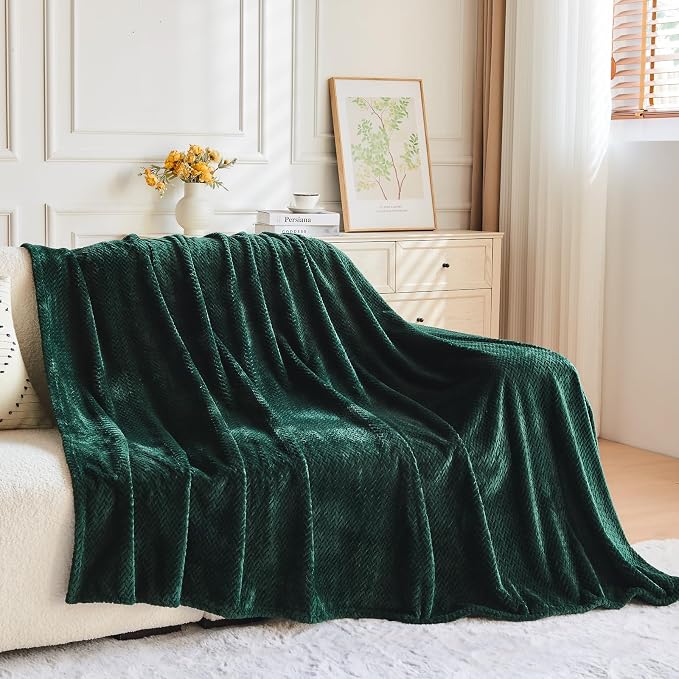 NEWCOSPLAY Fleece Leaves Pattern King Blanket, Forest Green, 90"x110" | Super Soft Throw Blanket, Lightweight Cozy Bed Sofa Blanket, Premium Silky Flannel Fleece, Travel Blanket for All Season Use