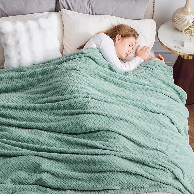 NEWCOSPLAY Fleece Leaves Pattern Queen Blanket, Mint Green, 90"x90" | Super Soft Throw Blanket, Lightweight Cozy Bed Sofa Blanket, Premium Silky Flannel Fleece, Travel Blanket for All Season Use
