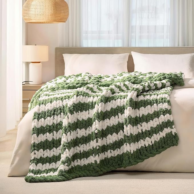 L'AGRATY Chunky Knit Throw Blanket for Couch, 50 x 60 Inches, Green White | Handmade Chenille Crochet Blanket for Sofa Bed, Thick Cable Knitted Blankets for Room Home Decor, Birthday Gift for Women Mom