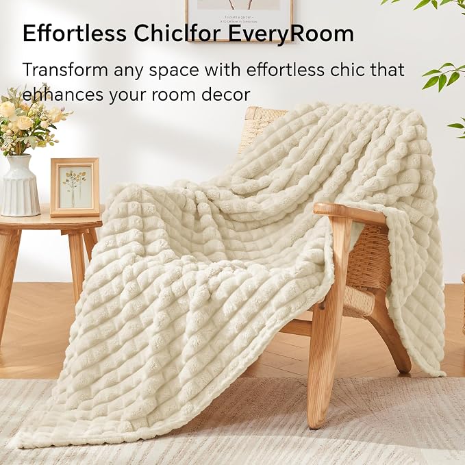 BEDELITE 3D Checked Beige Fleece Throw Blanket for Couch, 50x60 Inches | Soft Warm Fuzzy Fluffy Blanket for Bed Sofa, Lightweight Plush Cozy Blankets for Home Room Decor, Gift for Women, All Season