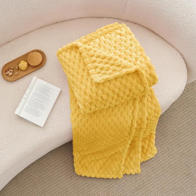 BEDELITE Yellow Throw Blanket for Couch, Soft Cozy Gifts for Women, 50 * 60 | 3D Jacquard Decorative Fleece Blanket, Super Soft Plush Throws, Cute Birthday Gift for Women & Men, Suitable for All Seasons