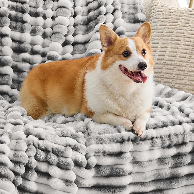 BEDELITE Ribbed Twin Blanket for Couch & Bed, Black&White, 60"x80" | Ultra-Soft Plush Fleece, Cozy, Warm Yet Lightweight, Ribbed Texture, Home Decor, Machine Washable, Giftable, All-Season Use