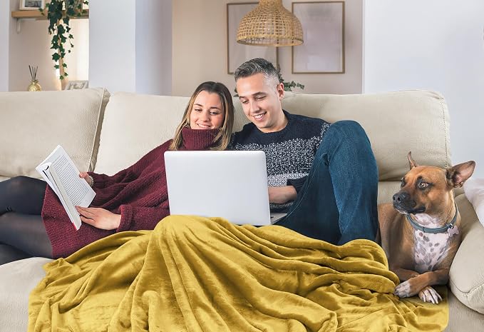 Utopia Bedding Ultra Soft Fleece Bed Blanket Twin Size Gold (90x66 Inches) | Microfiber Plush Warm Lightweight Breathable Cozy Blanket Anti-Static, All Season Use, Gift for Women and Men