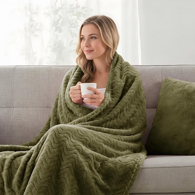 Exclusivo Mezcla Soft Fleece Blanket King Size for Bed, Sofa, Olive Green | 90"x104" Breathable Lightweight Flannel Blanket for Summer, Plush Cozy Jacquard Wave for Home Decor