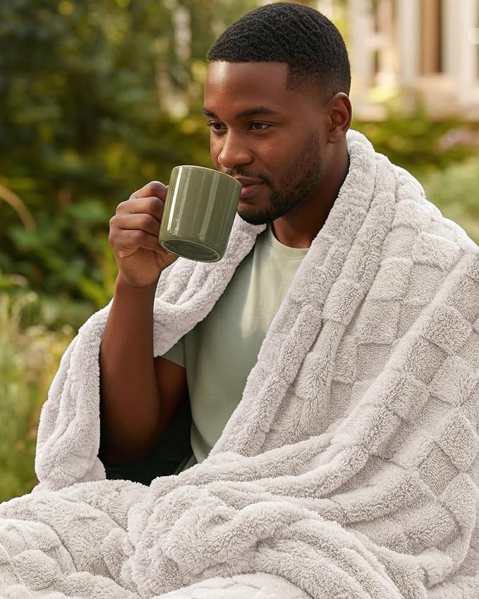 Utopia Bedding Plush Checkered Fleece Blanket Linen Throw (50x60 Inches) | Soft, Cozy, Couch, Bed, Home Decor, Travel Friendly, Throws, Gift for Women and Men