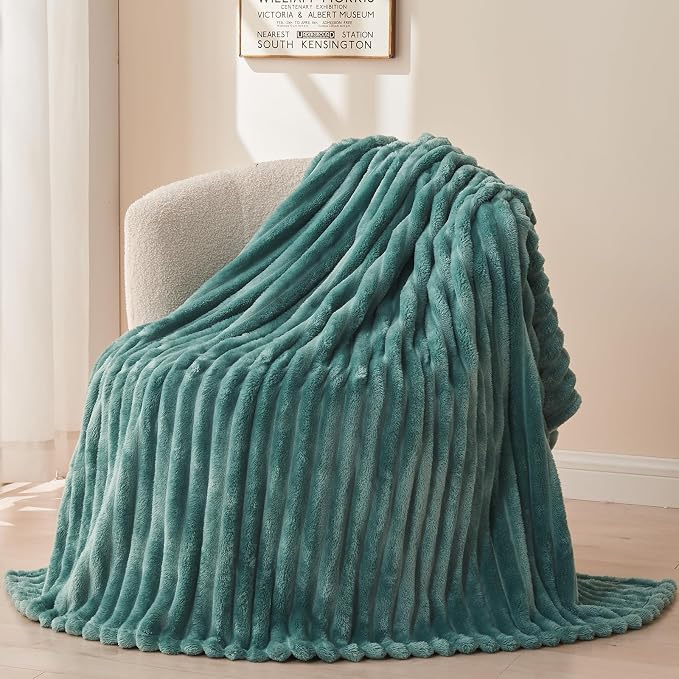 NEWCOSPLAY Fleece Ribbed Cozy King Blanket for Couch, Light Teal, 90"x110" | Premium Silky Flannel Blanket, Soft Lightweight Fluffy Throw Blanket for Bed Sofa Decor, Gift for All Season Use