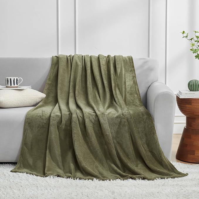 Hansleep Throw XL Moss Green Fleece Blanket, Soft Flannel Bed Blanket | Fuzzy Cozy Blanket 50x70 Inches, Multi-use for Bed, Sofa, Couch, Travel, Camping, All Season Warm Lightweight Cover