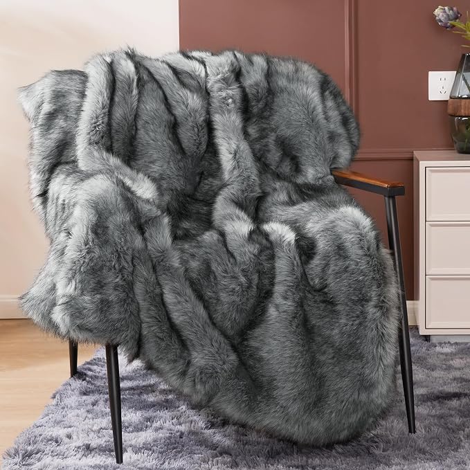 Luxury 1000GSM Faux Fur Throw Blanket, Super Thick Warm Cozy Heavy Blankets for Couch Bed Sofa, Plush Fuzzy Elegant Winter Reversible Mink Blanket for Living Room Bedroom 60‘’x80‘’, GreyBlack