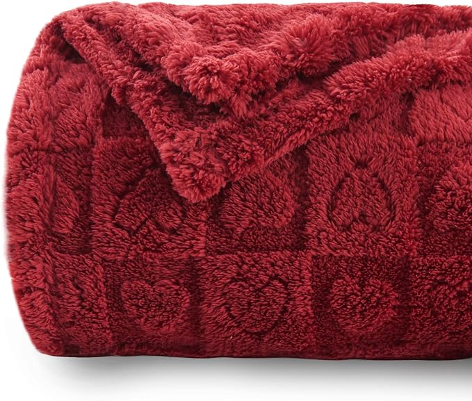 NEWCOSPLAY 3D Heart Checkered Flannel King Blanket, Red Heart, 90"x110" | Super Soft Cute Lightweight Decorative Premium Silky Fleece Blanket for Couch Sofa Bed, Gift for Women Men, All Season Use