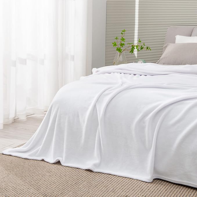 BEDELITE Fleece Blanket Soft Plush King Size Bed Blanket White 108"x90" | Ultra Soft Fleece, Plush Microfiber, Lightweight Warmth, All Season Comfort, Fade Resistant, Machine Washable