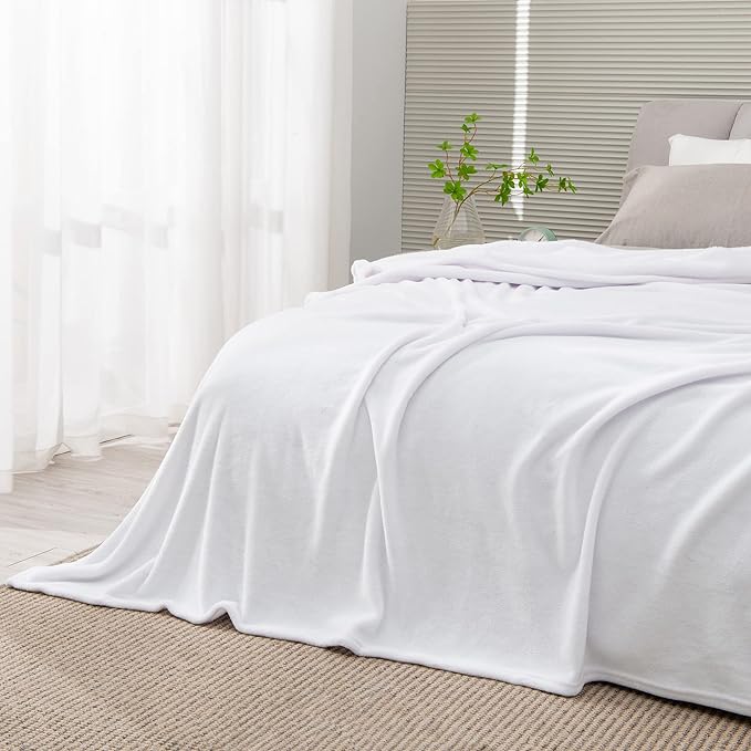 BEDELITE Fleece Blanket Soft Plush Queen Size Bed Blanket White 90"x90" | Ultra Soft Fleece, Plush Microfiber, Lightweight Warmth, All Season Comfort, Fade Resistant, Machine Washable,Perfect for Bed